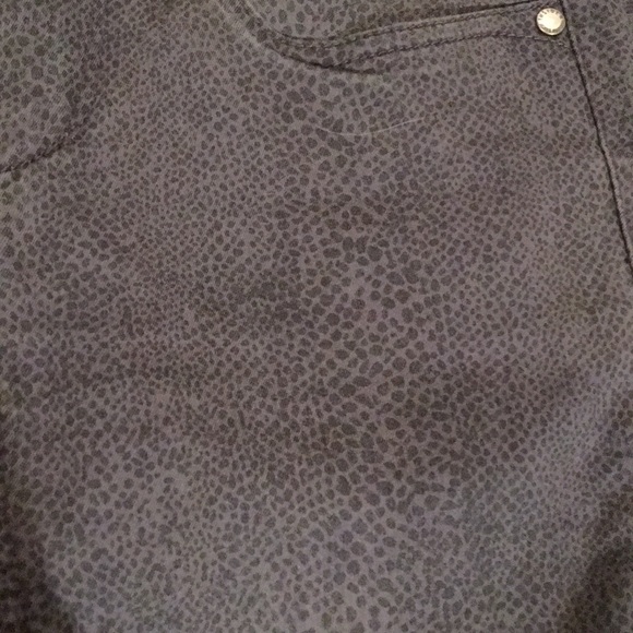 Grey/dk grey Insider jean with snakeskin pattern - Picture 3 of 5